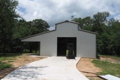 farm-style-bldg-raised-center